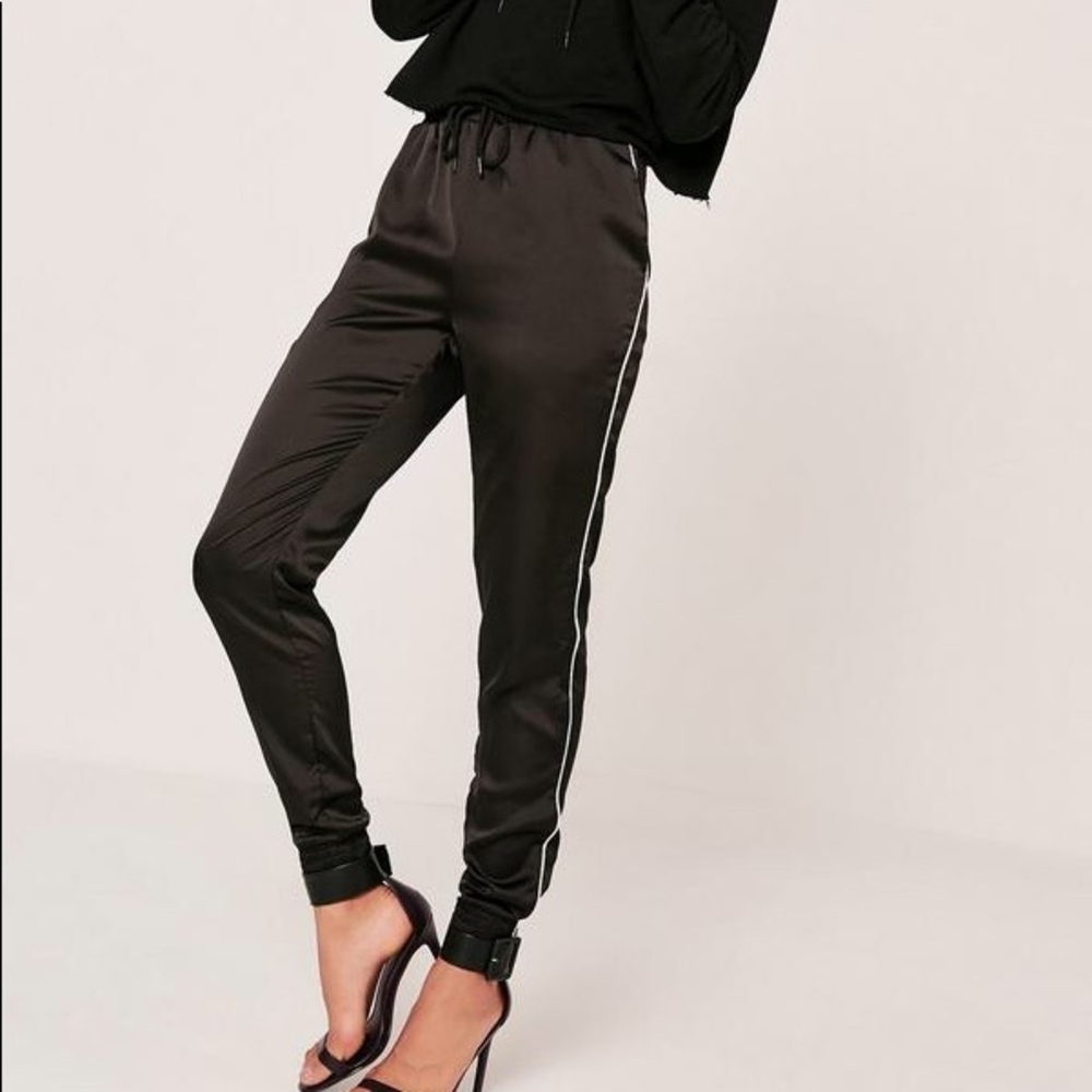 MISSGUIDED SATIN STRIPE JOGGER